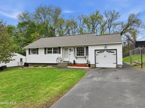 21 Twilight Terrace Loudonville NY 12211