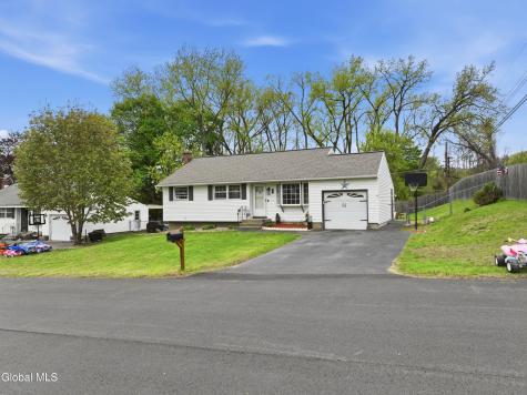 21 Twilight Terrace Loudonville NY 12211