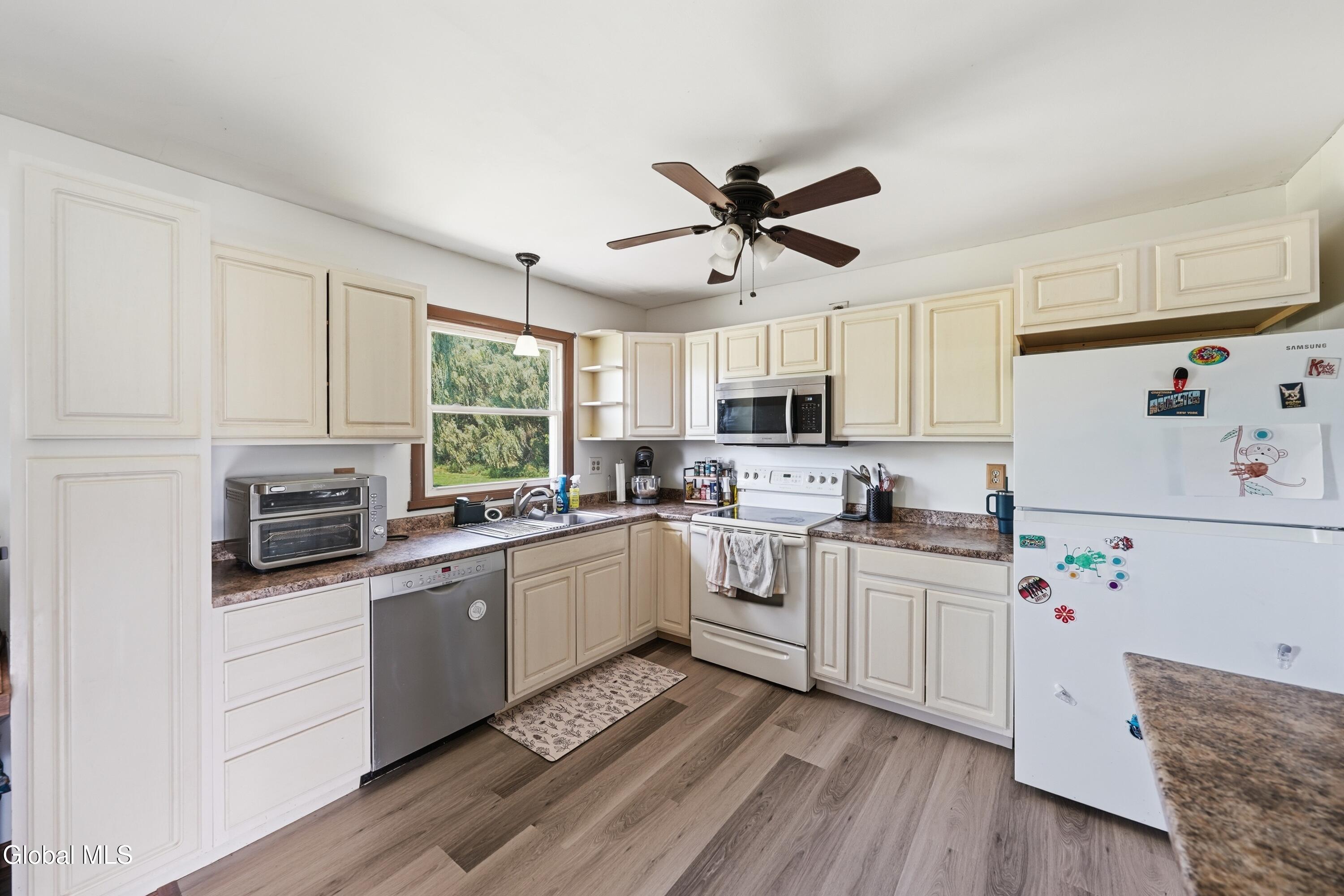 5 Suncrest Drive Waterford NY 12188