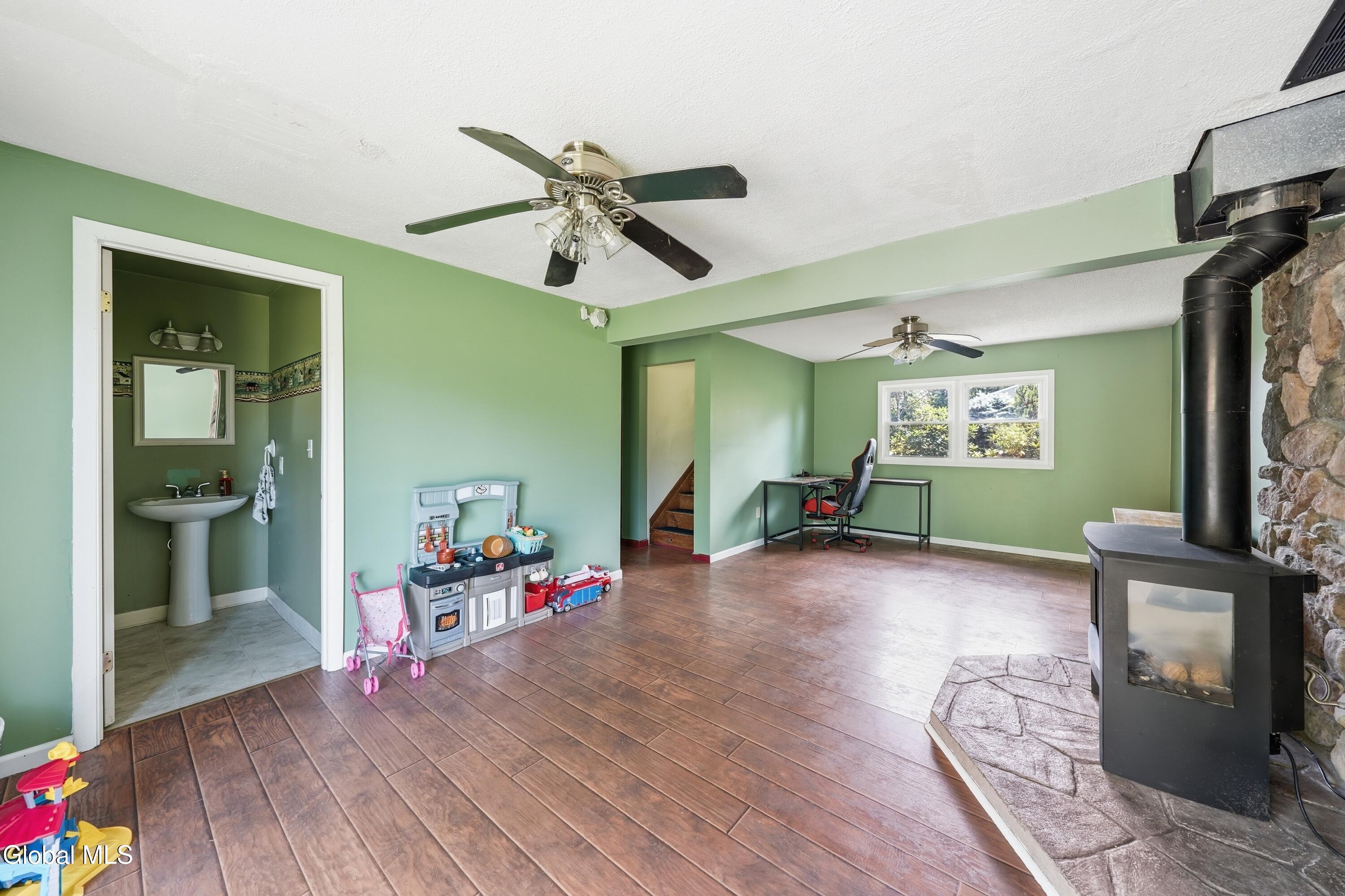5 Suncrest Drive Waterford NY 12188