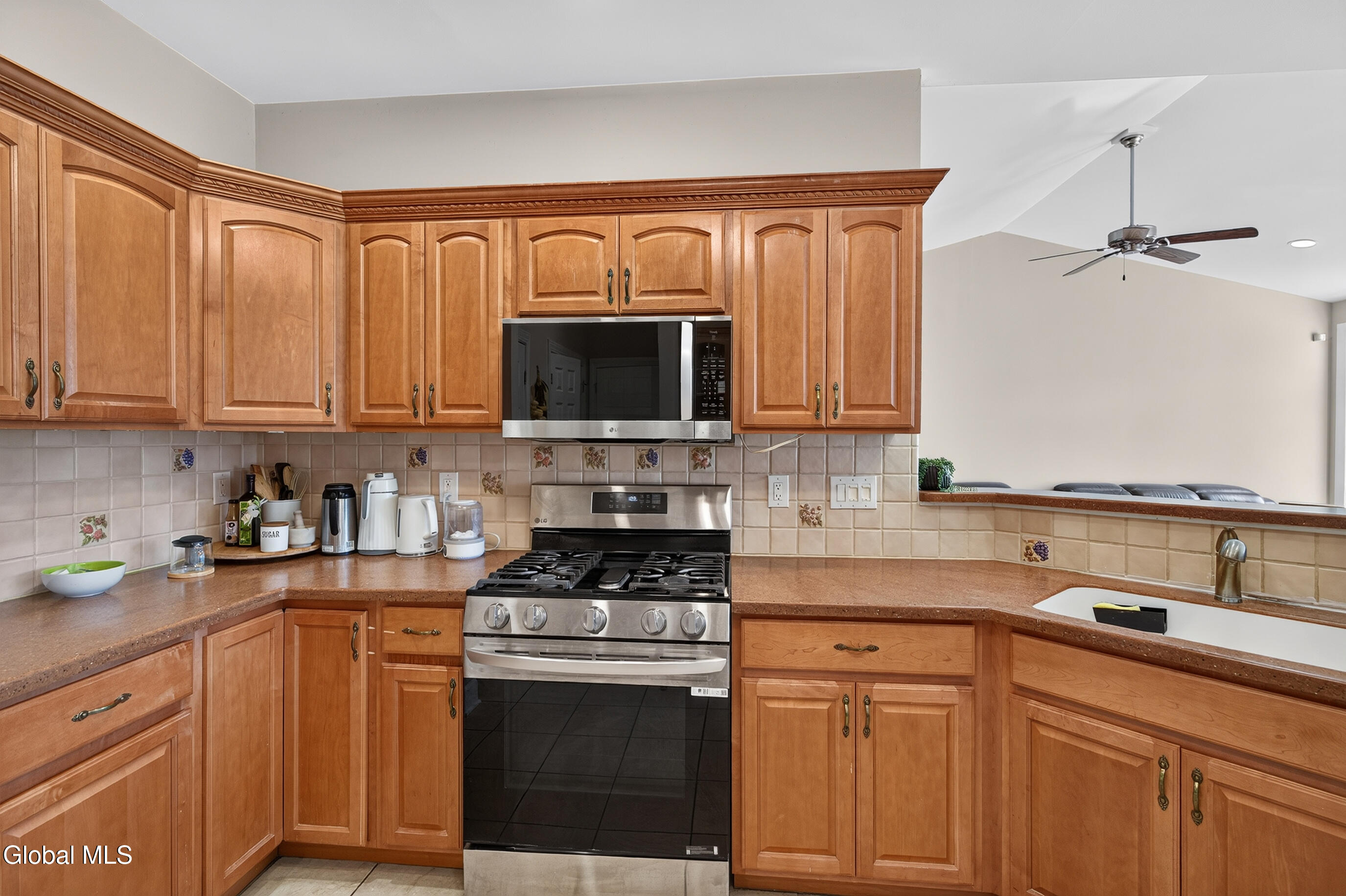 39 Schwaber Drive Niskayuna NY 12309