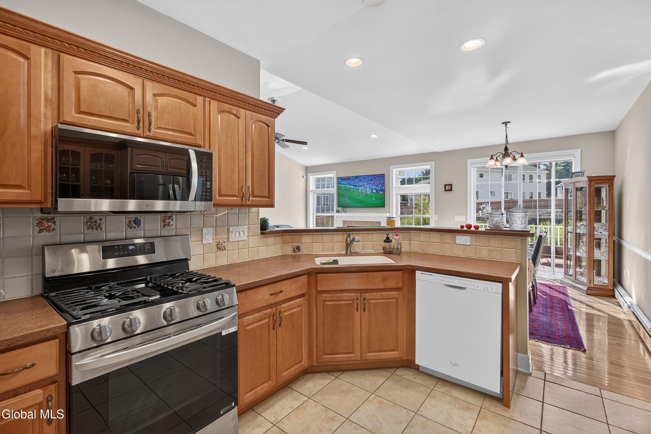 39 Schwaber Drive Niskayuna NY 12309