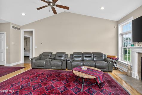 39 Schwaber Drive Niskayuna NY 12309