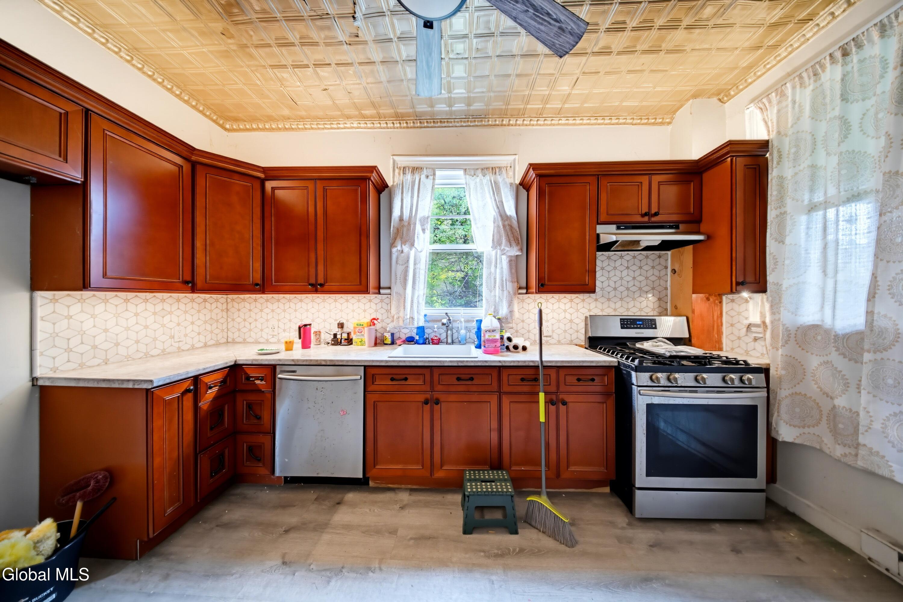 16 114th Street Troy NY 12182