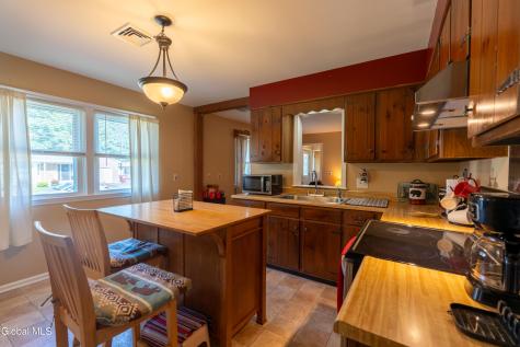4 Leo Street Queensbury NY 12804
