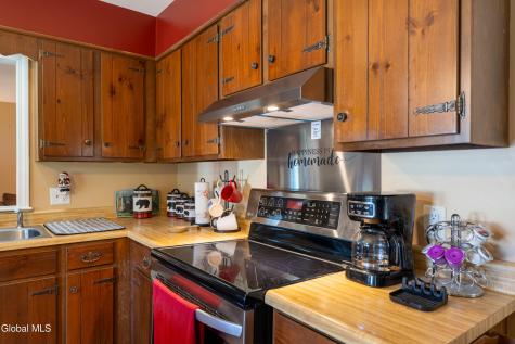 4 Leo Street Queensbury NY 12804