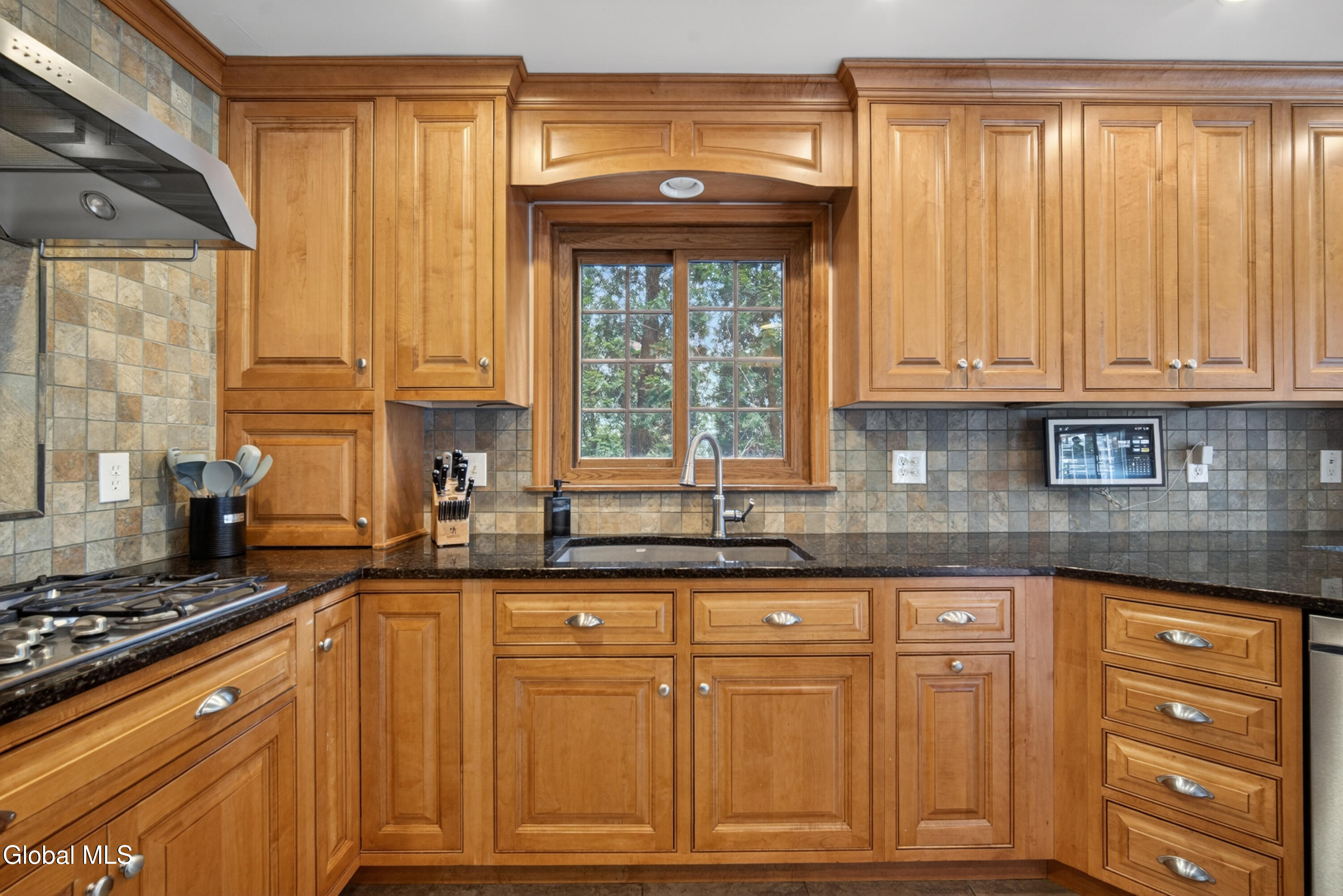 13 Royal Oak Drive Clifton Park NY 12065