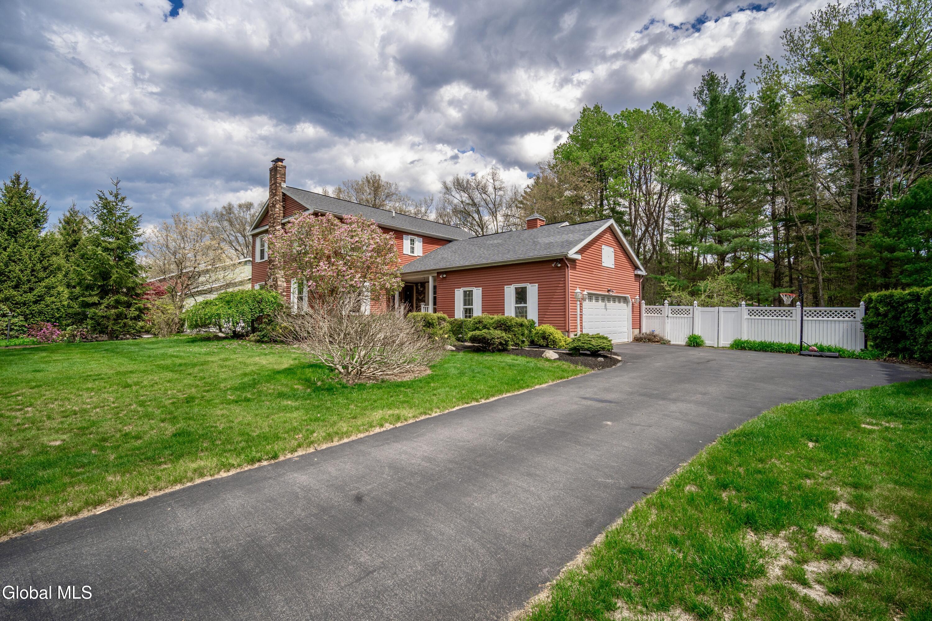 13 Royal Oak Drive Clifton Park NY 12065