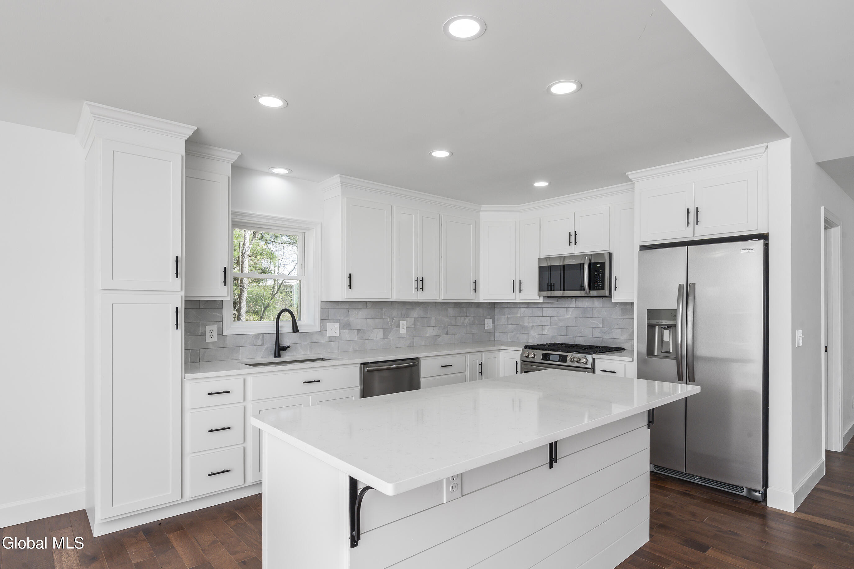 1379 Ny-146 Rexford NY 12148