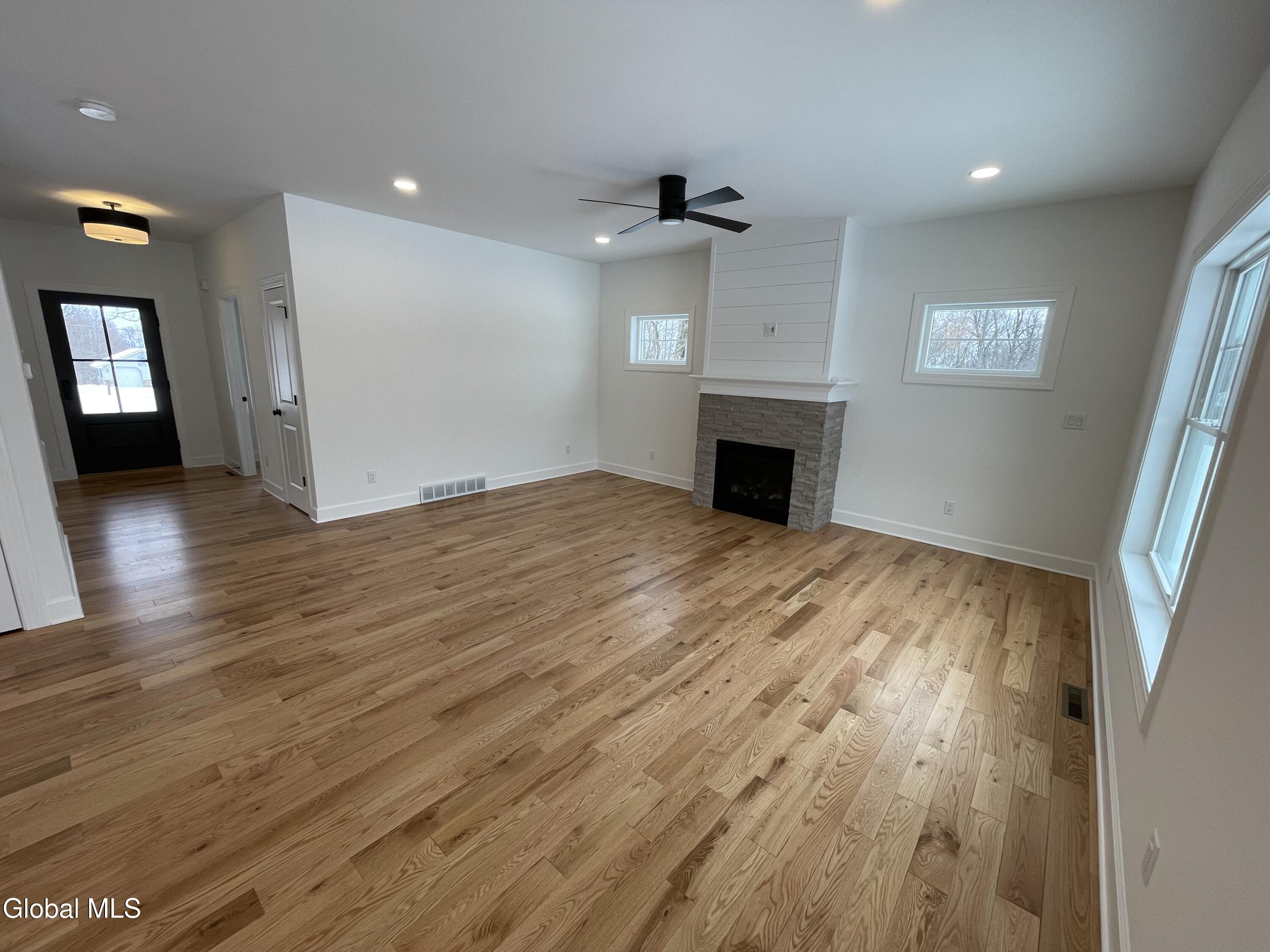 23 Gronczniak Road Stillwater NY 12170