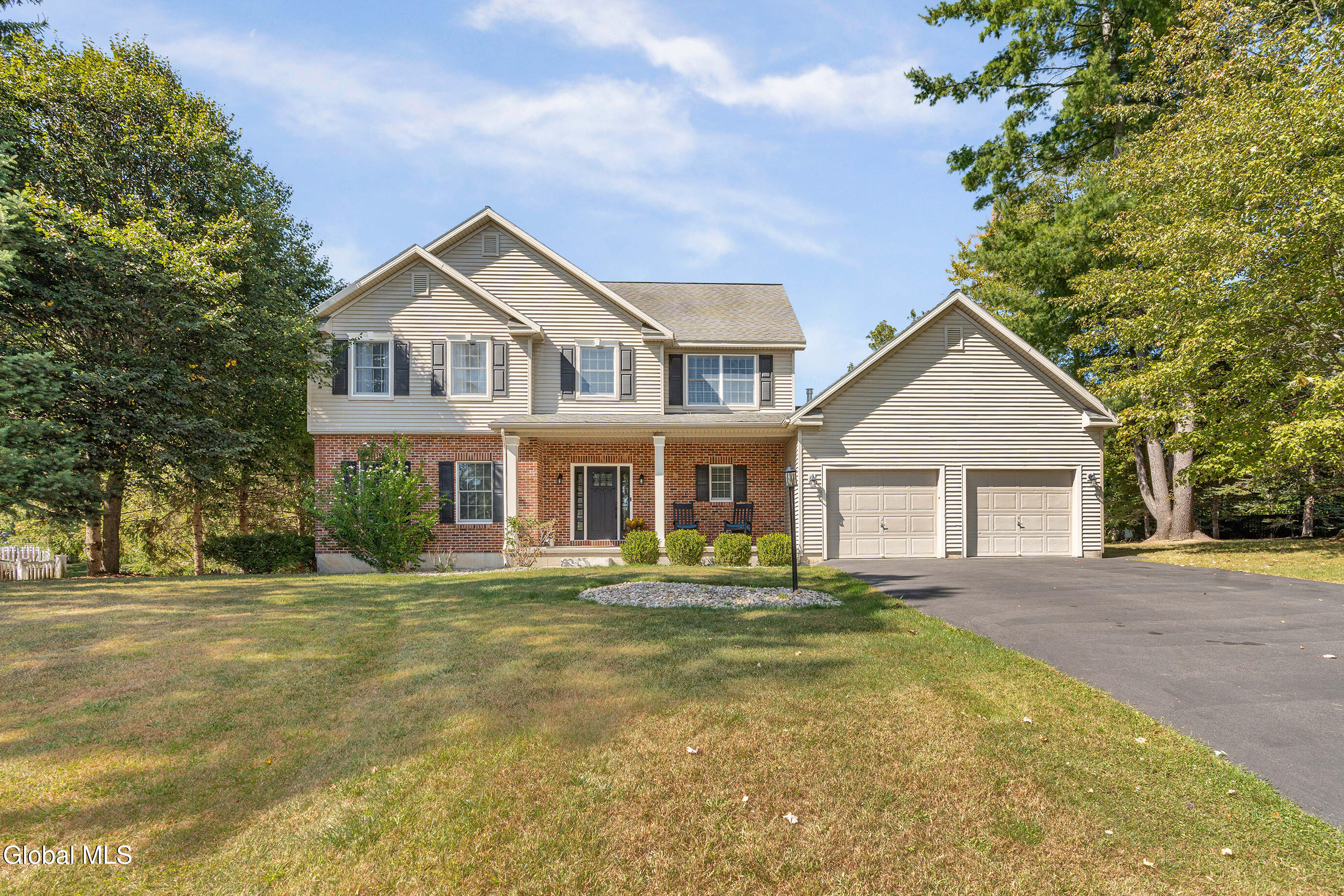 11 Foxhollow Green Delmar NY 12054