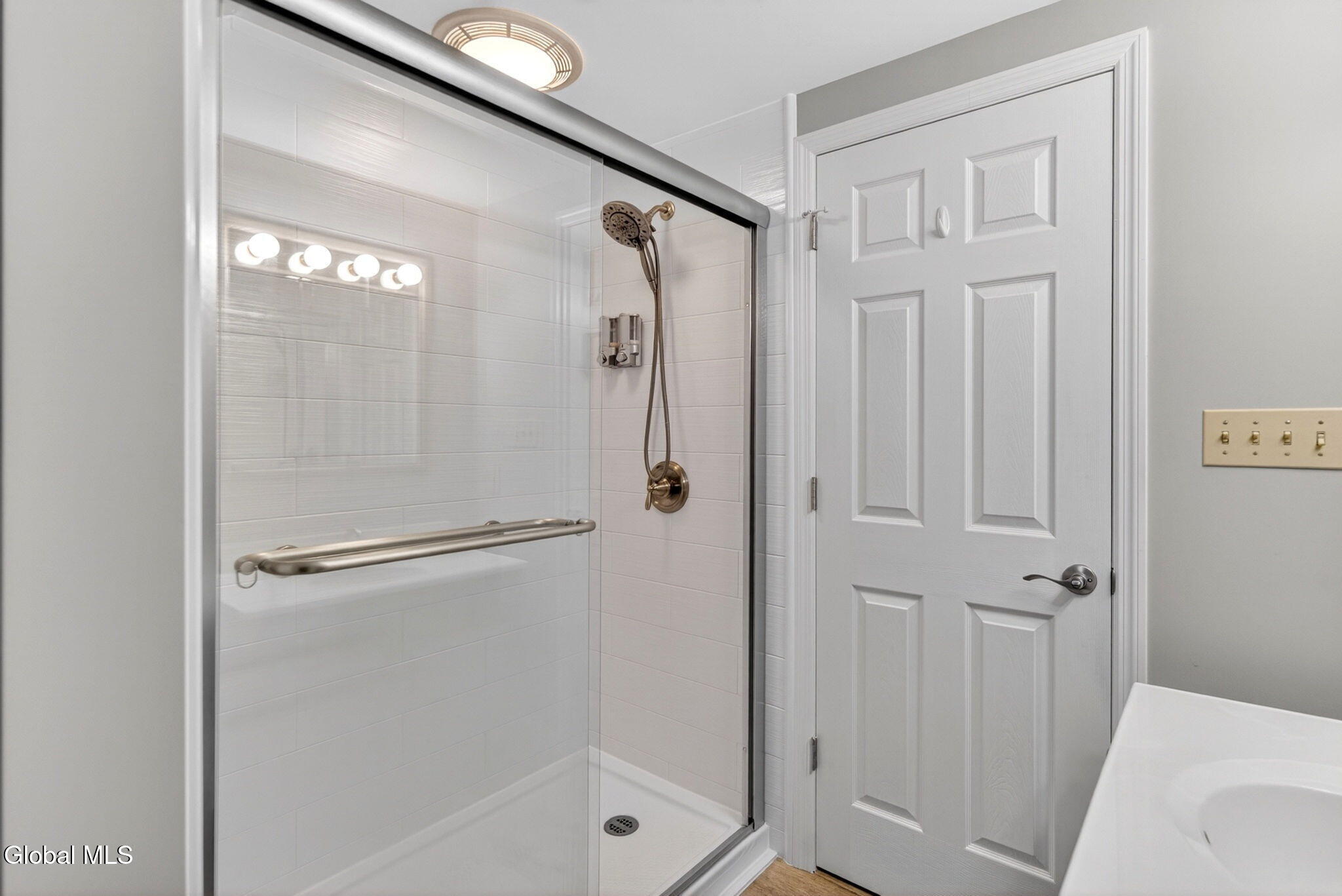 16 Leonard Drive Schenectady NY 12309
