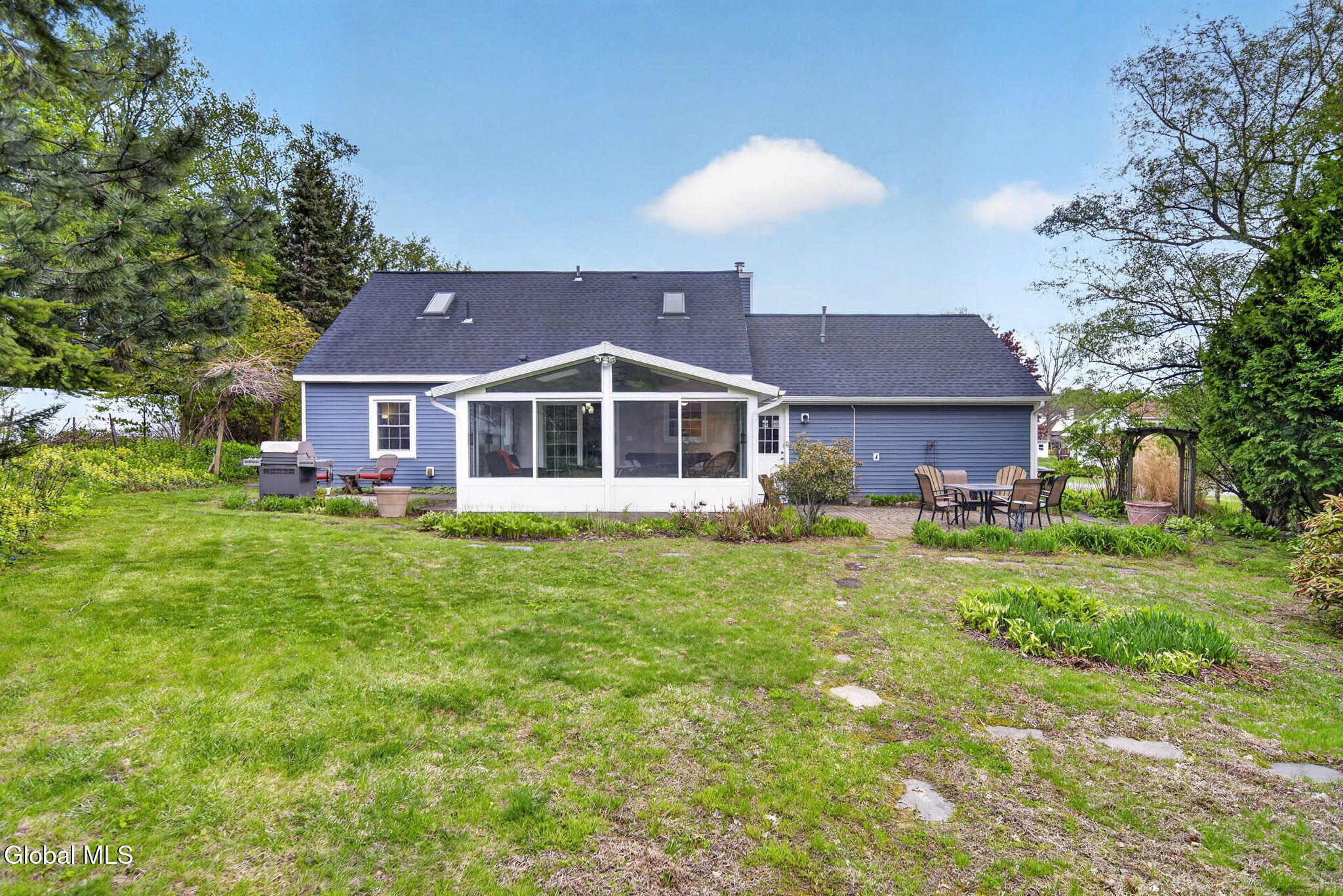 16 Leonard Drive Schenectady NY 12309