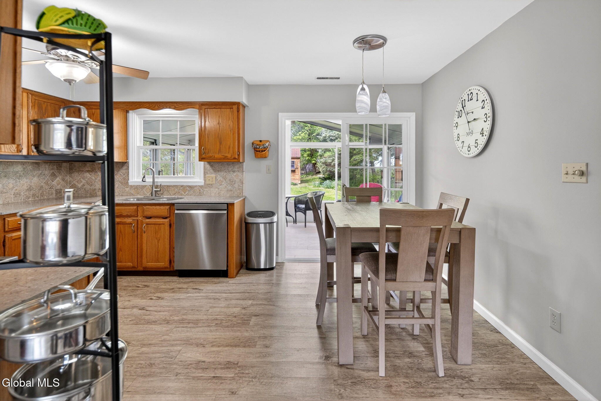 16 Leonard Drive Schenectady NY 12309
