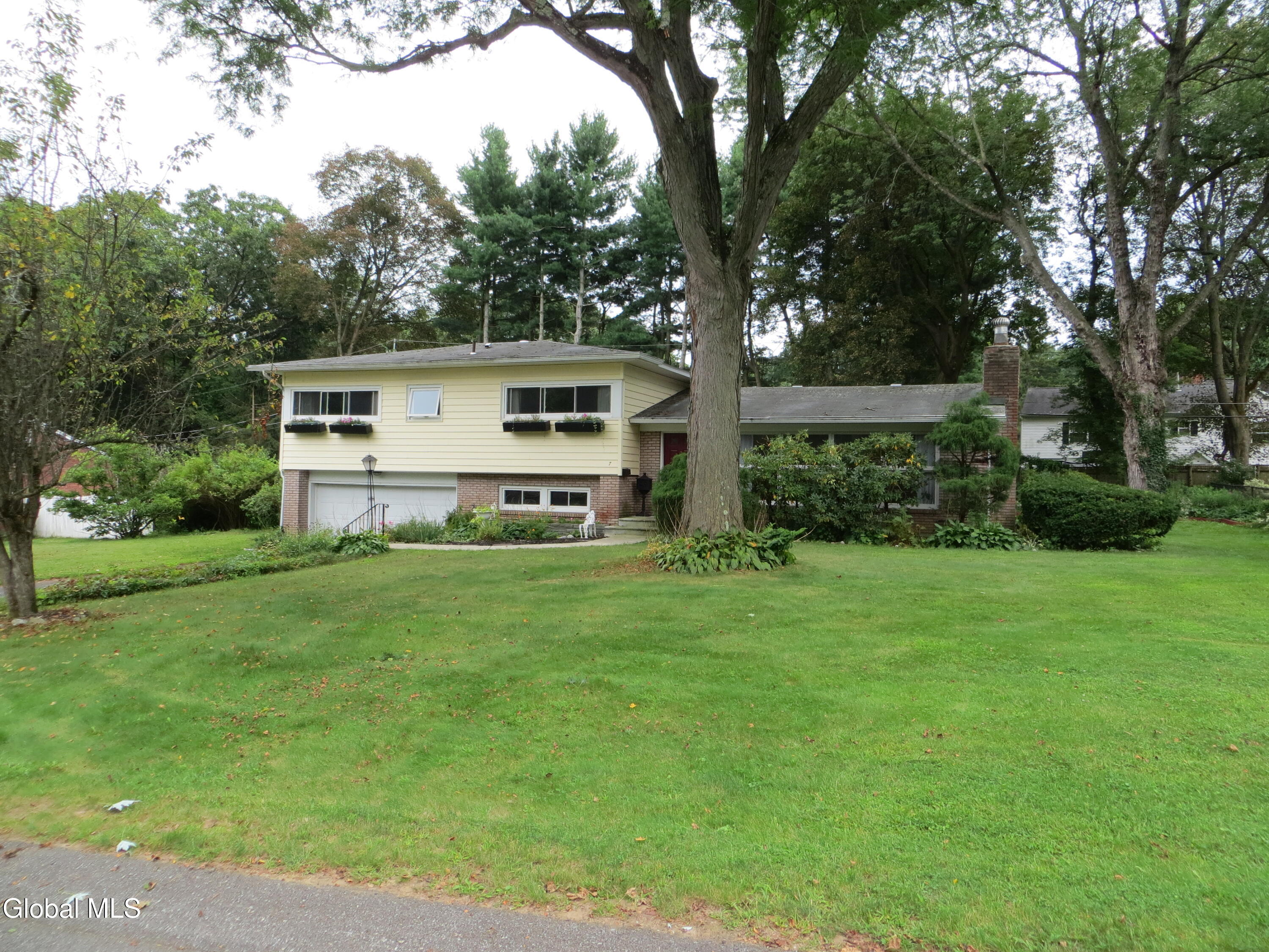 7 Paul Holly Drive Loudonville NY 12211