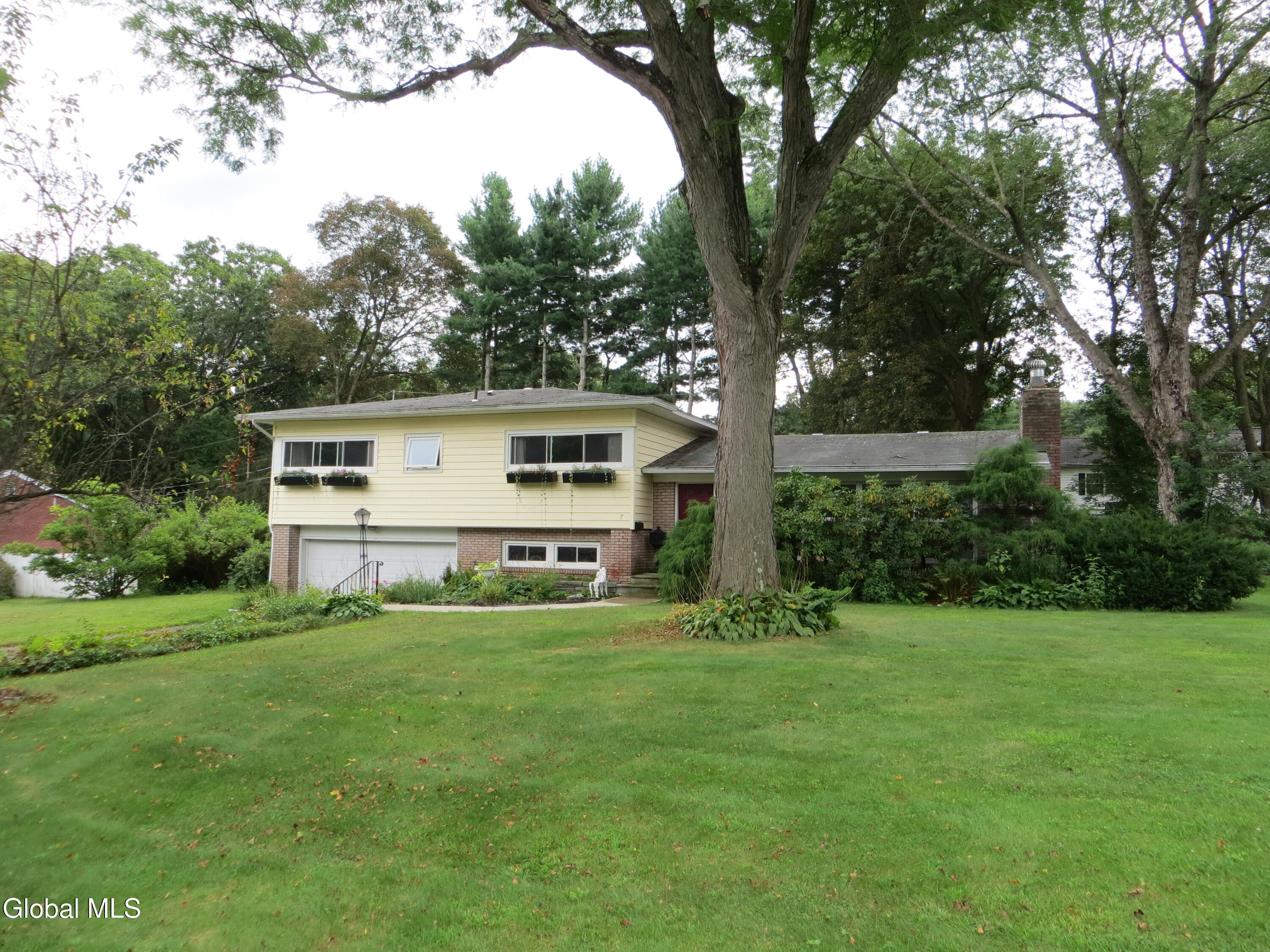 7 Paul Holly Drive Loudonville NY 12211