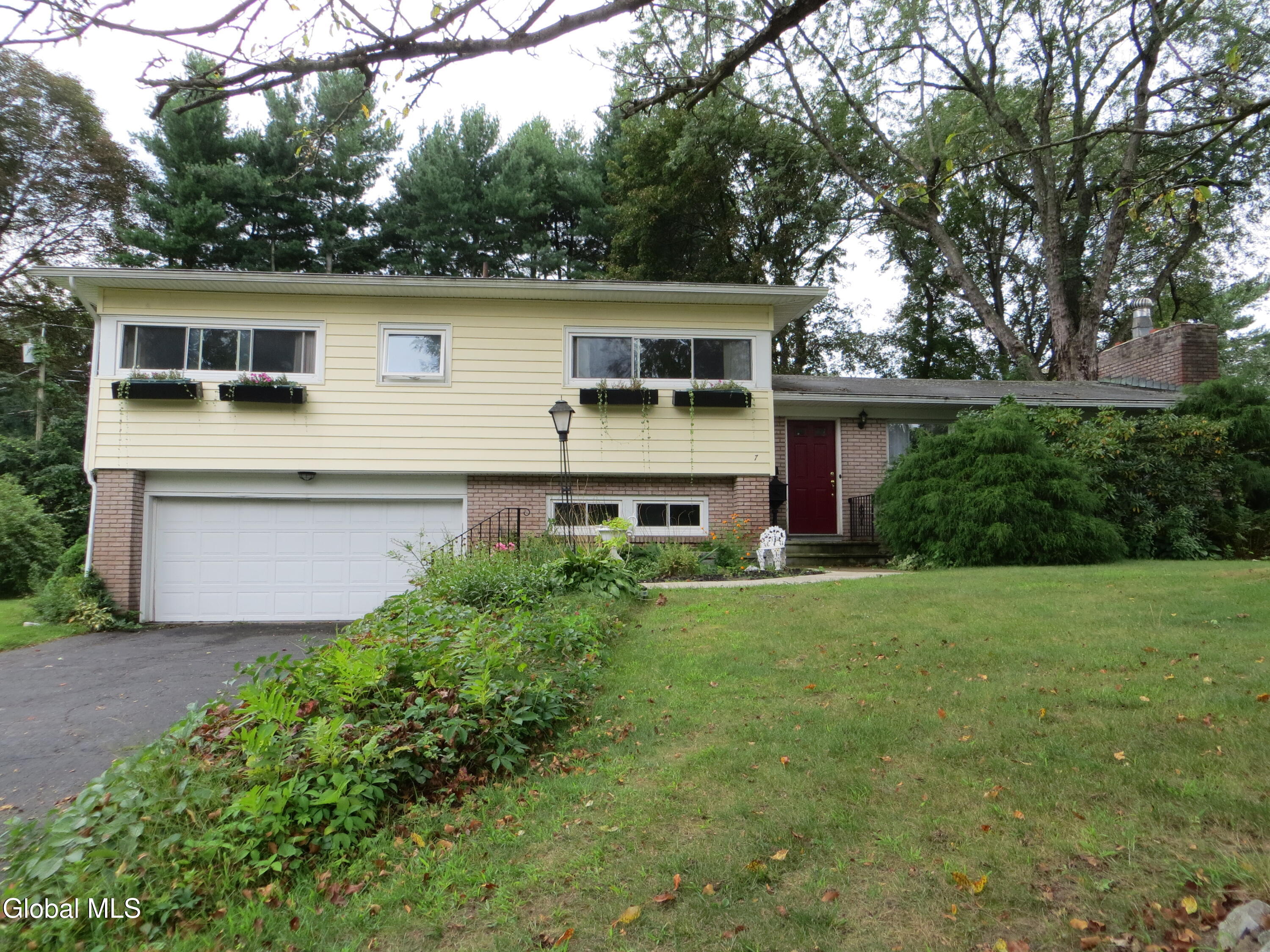 7 Paul Holly Drive Loudonville NY 12211