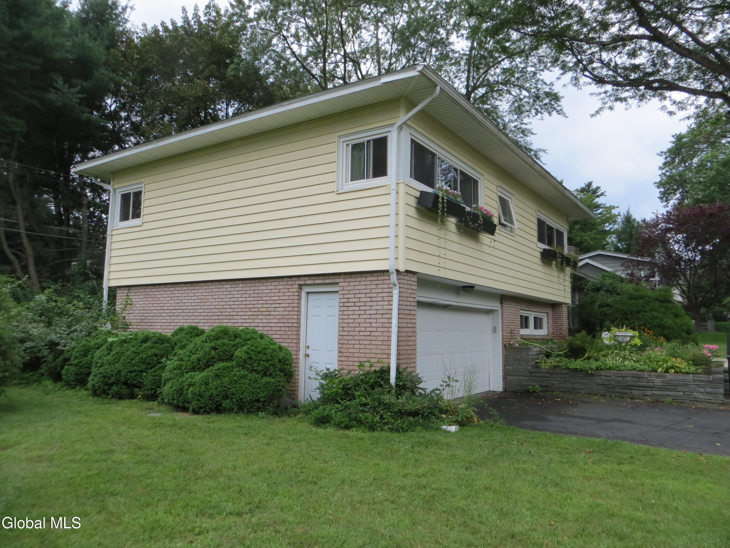 7 Paul Holly Drive Loudonville NY 12211