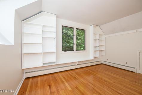 1127 Leesome Lane Altamont NY 12009