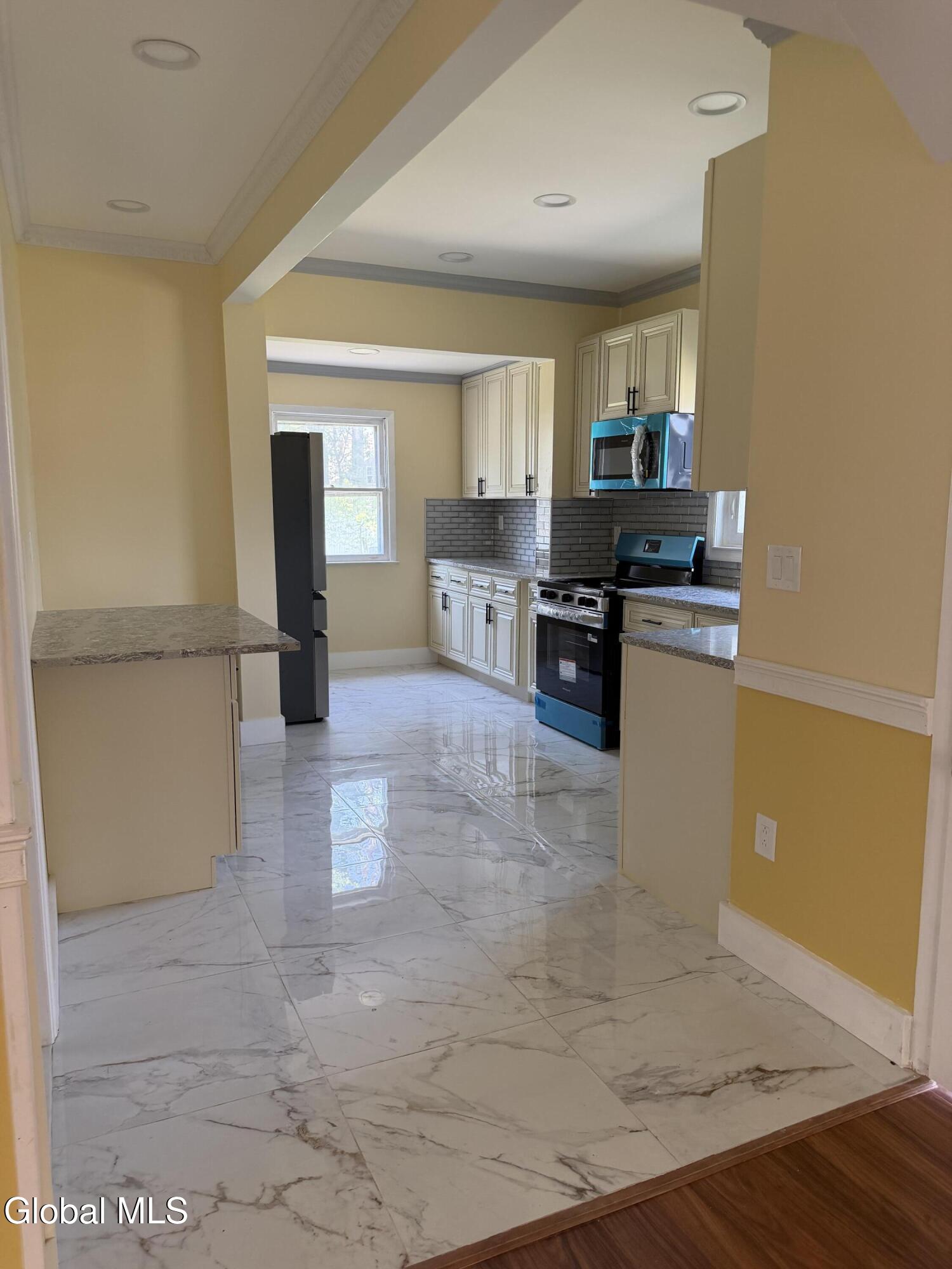 822 Sargent Place Schenectady NY 12303
