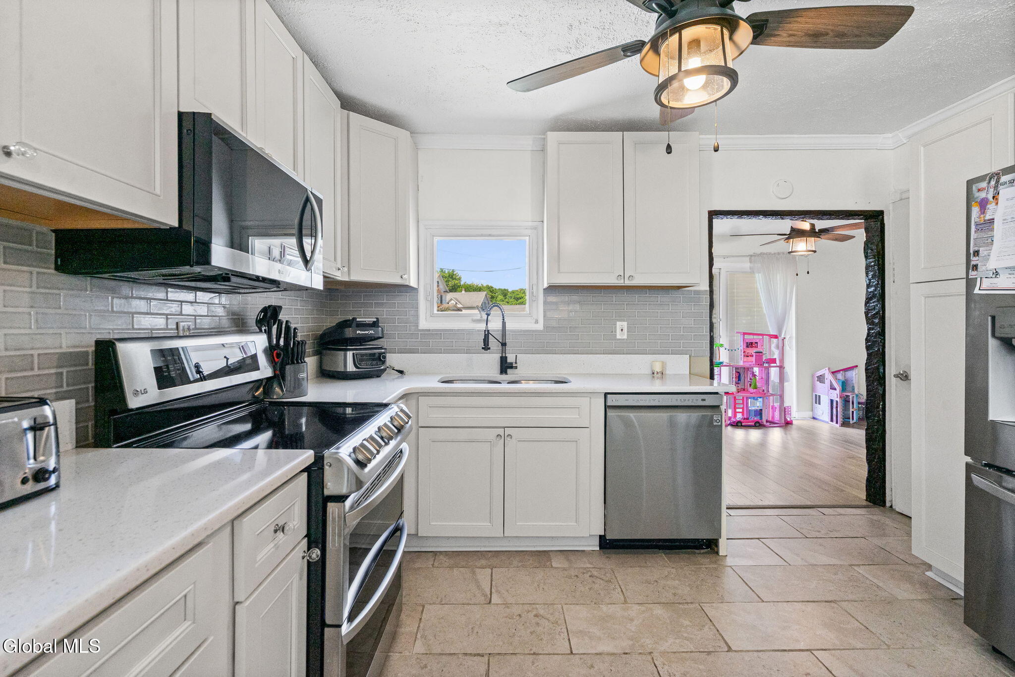 3037 Cox Avenue Rotterdam NY 12306