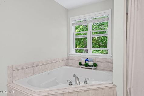 20 Berkshire Drive Ballston Spa NY 12020