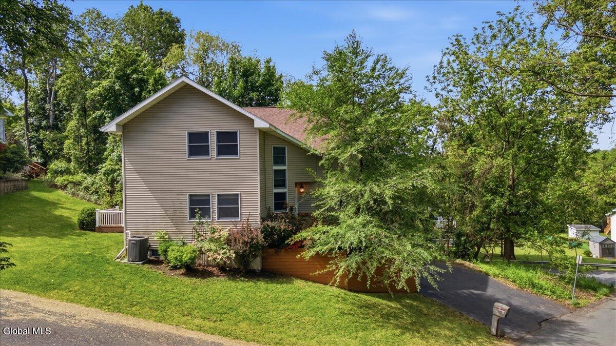 207 Hillcrest Avenue Albany NY 12203