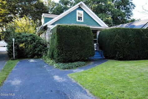 9 Middlesex Road East Greenbush NY 12061