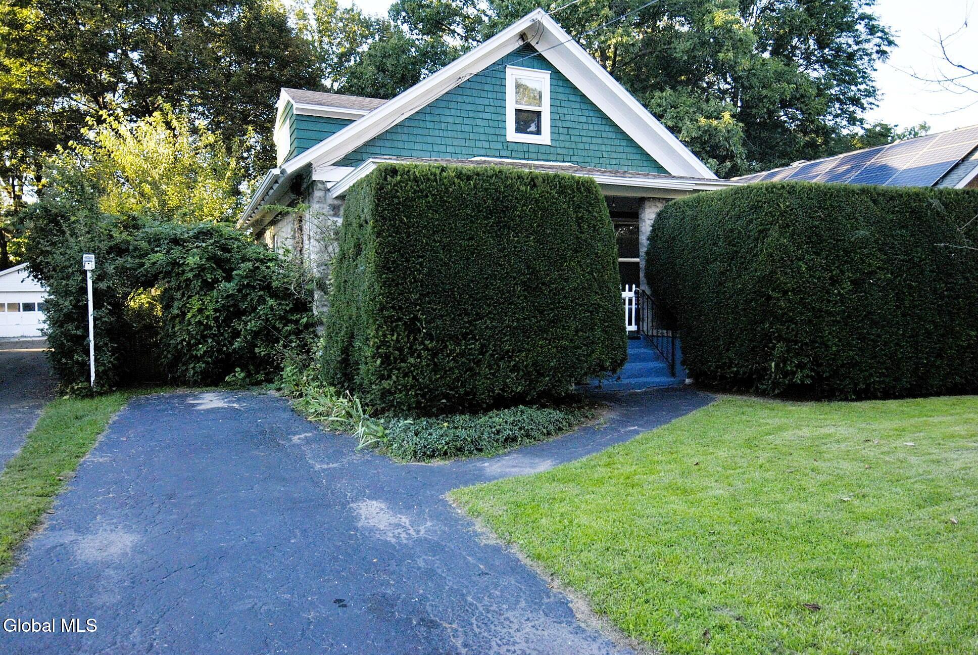 9 Middlesex Road East Greenbush NY 12061