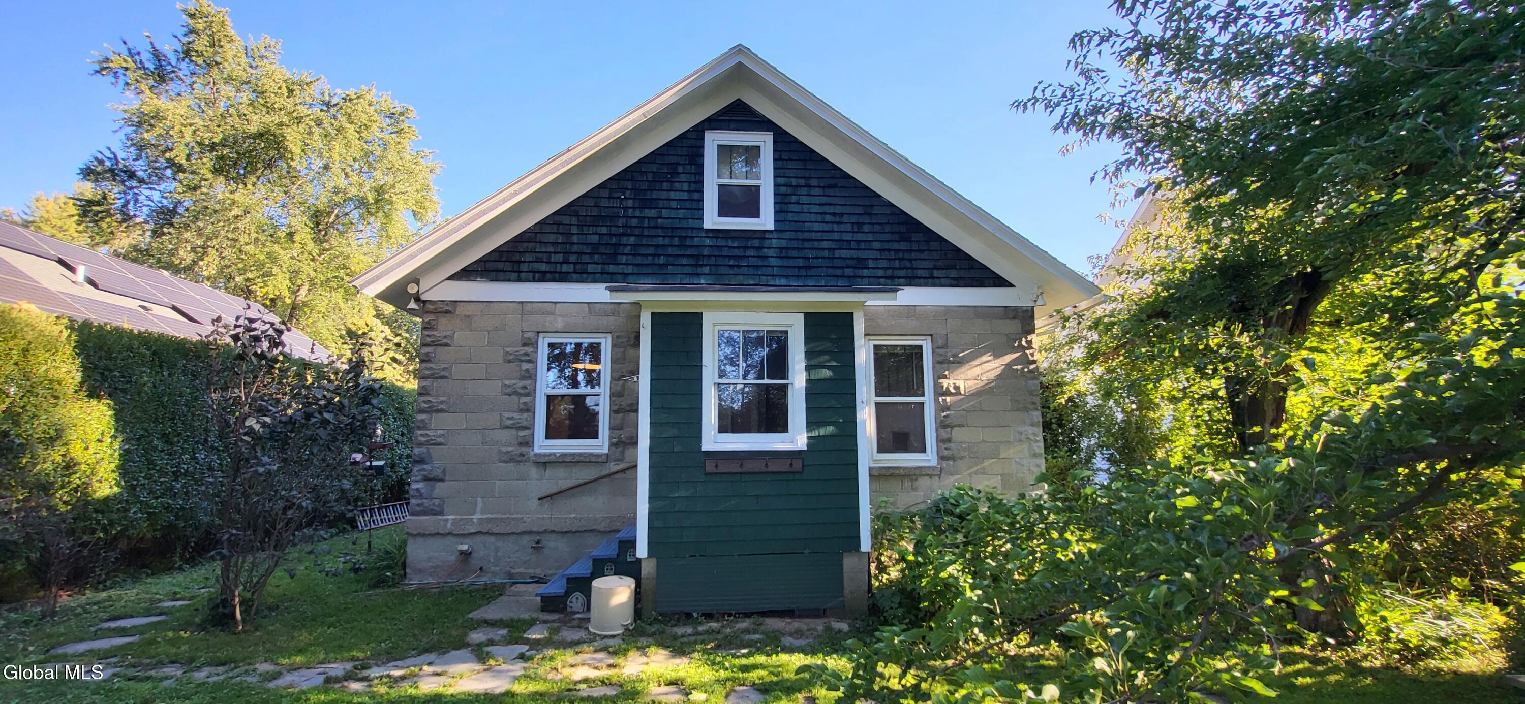 9 Middlesex Road East Greenbush NY 12061