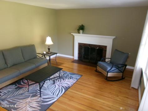2023 Fairlawn Parkway Schenectady NY 12309