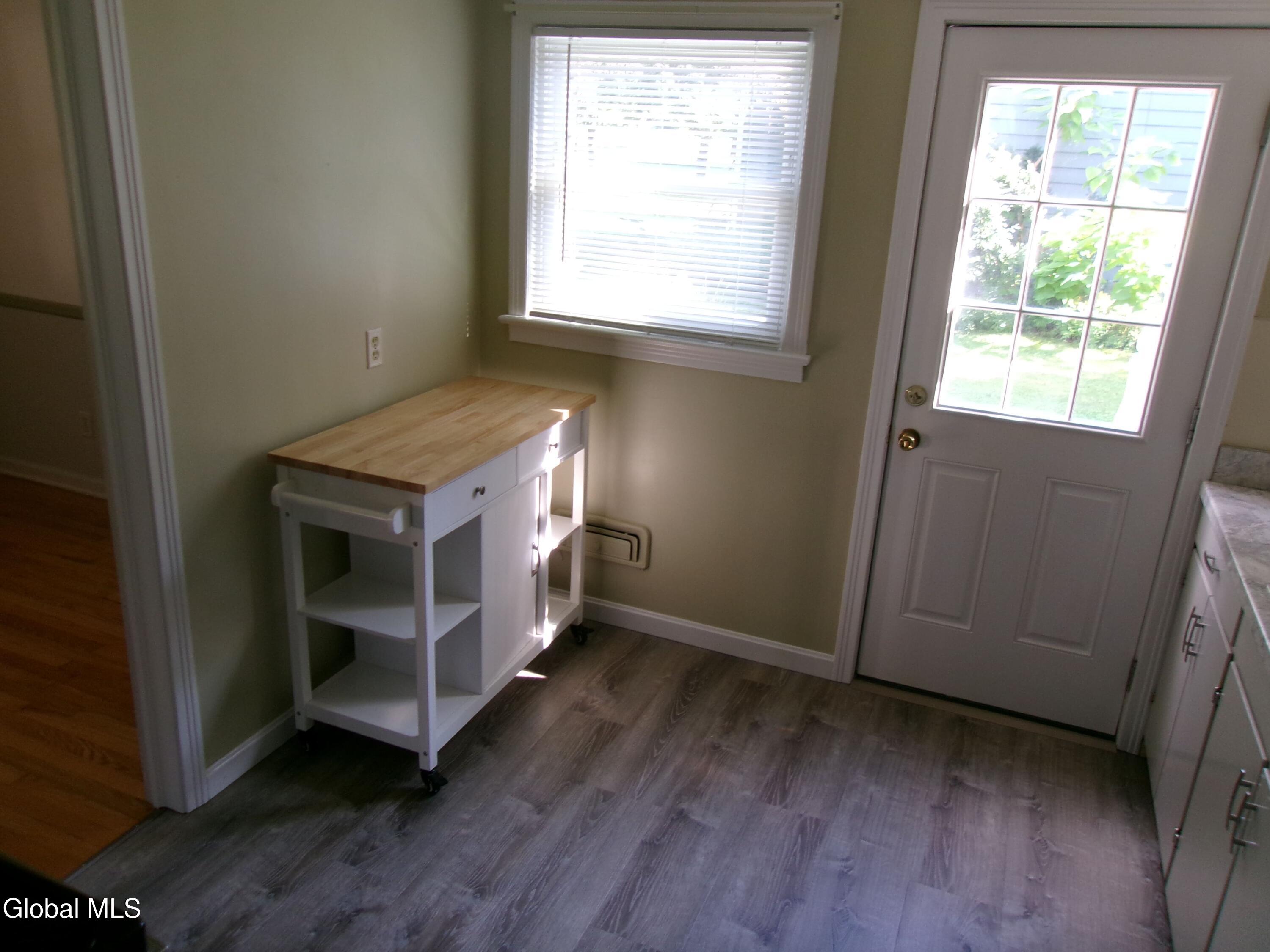 2023 Fairlawn Parkway Schenectady NY 12309