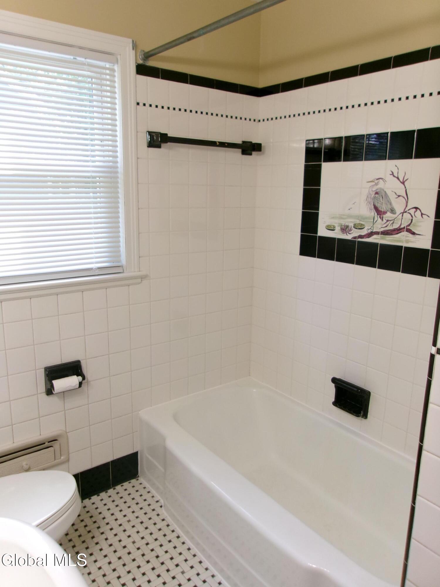 2023 Fairlawn Parkway Schenectady NY 12309
