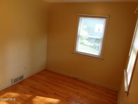 2023 Fairlawn Parkway Schenectady NY 12309