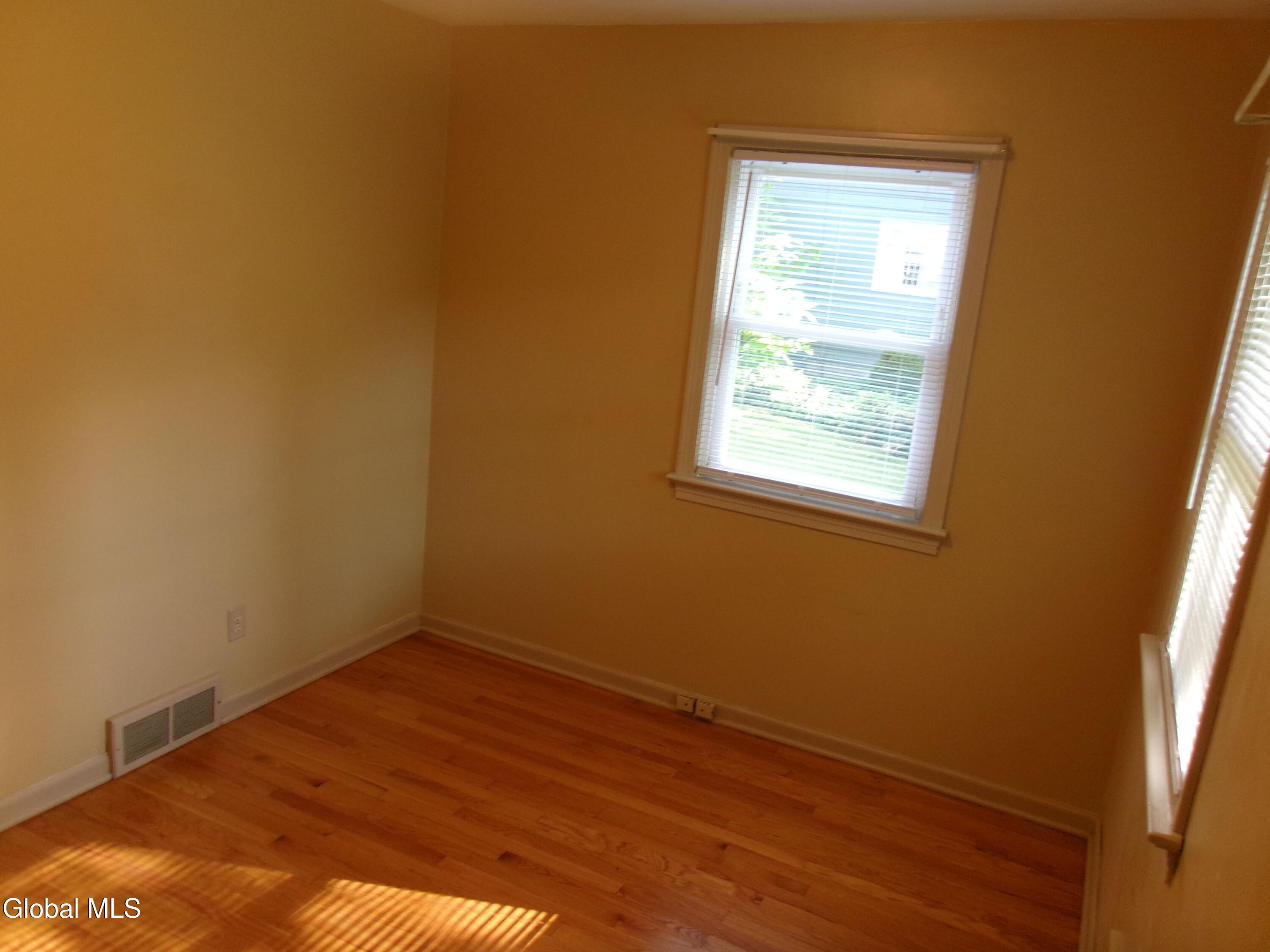 2023 Fairlawn Parkway Schenectady NY 12309