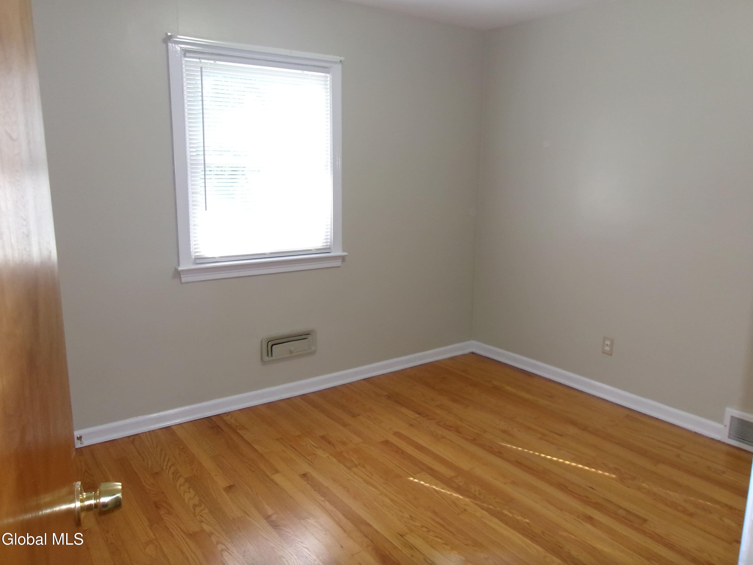 2023 Fairlawn Parkway Schenectady NY 12309