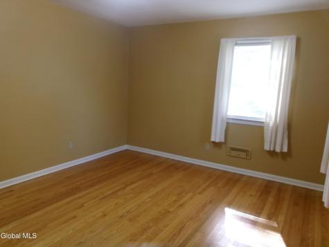 2023 Fairlawn Parkway Schenectady NY 12309