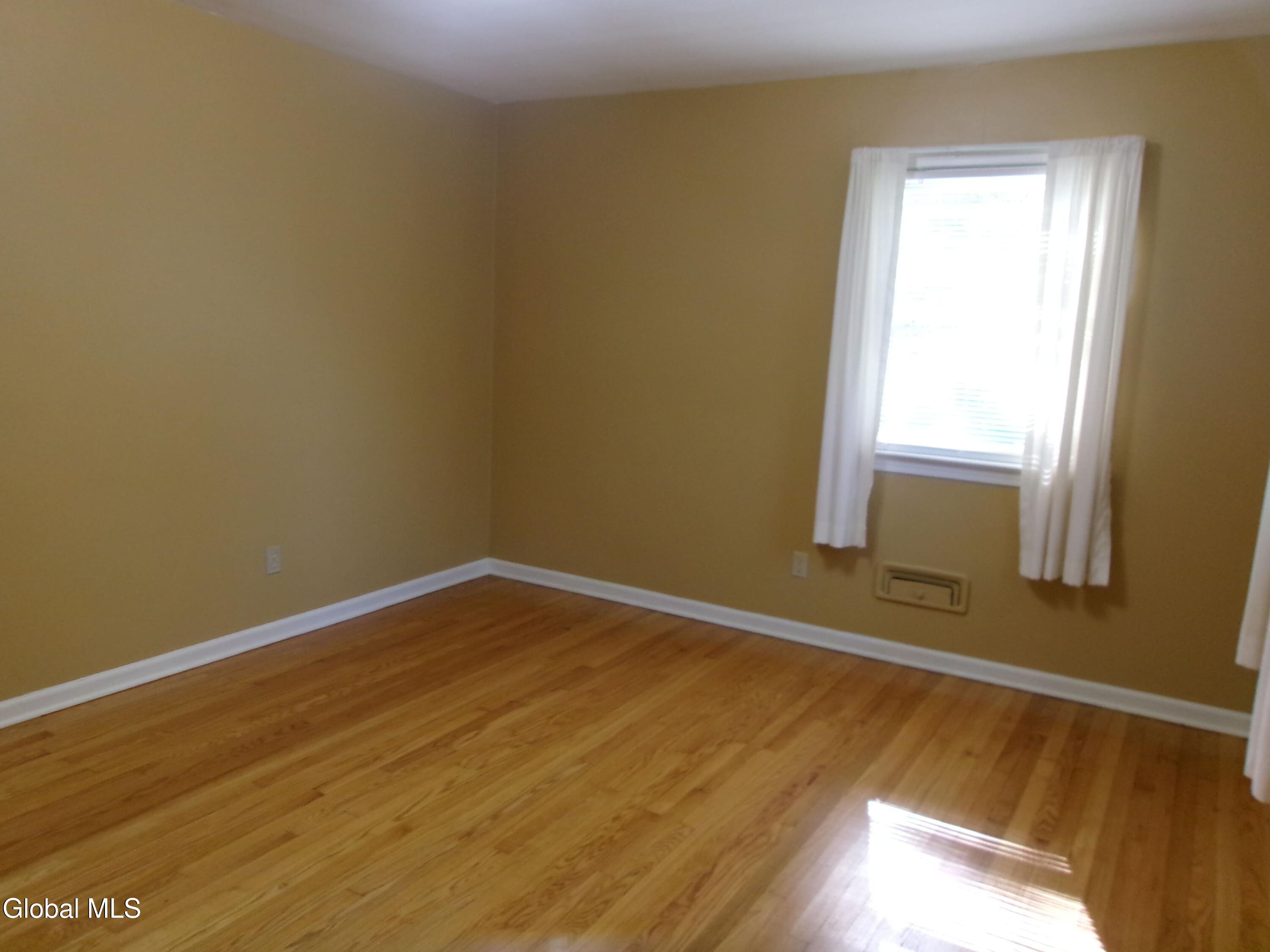 2023 Fairlawn Parkway Schenectady NY 12309