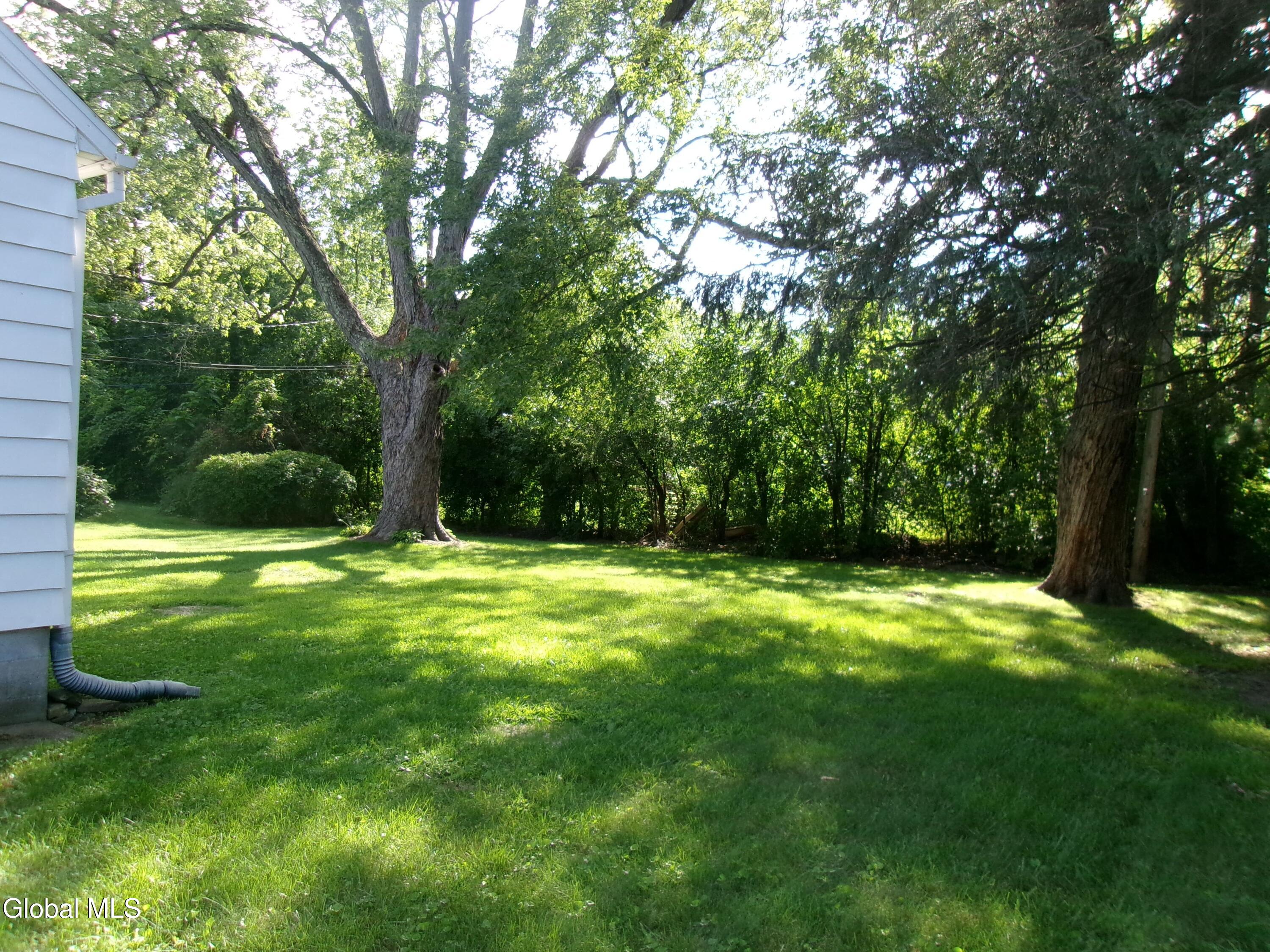 2023 Fairlawn Parkway Schenectady NY 12309