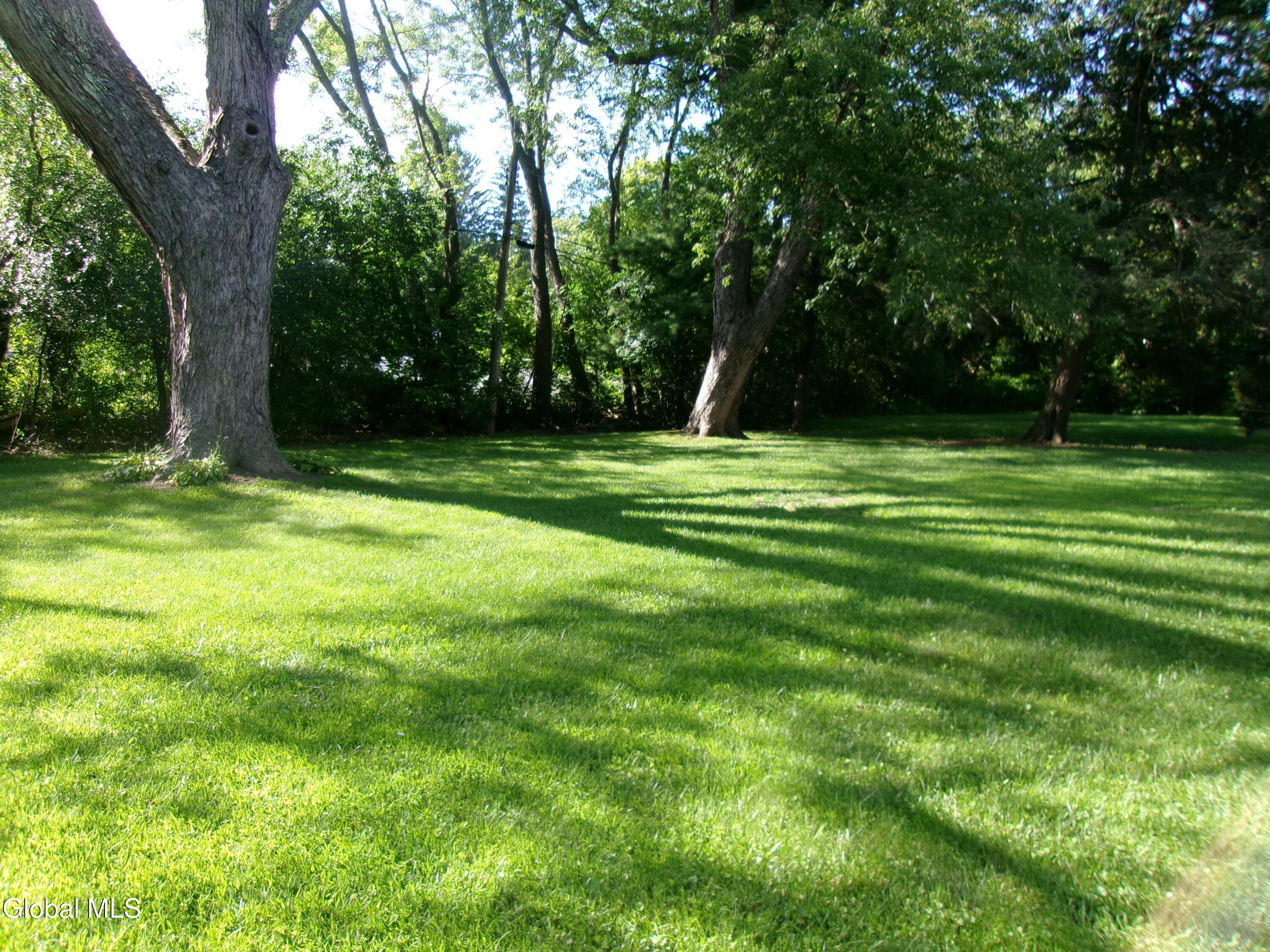 2023 Fairlawn Parkway Schenectady NY 12309