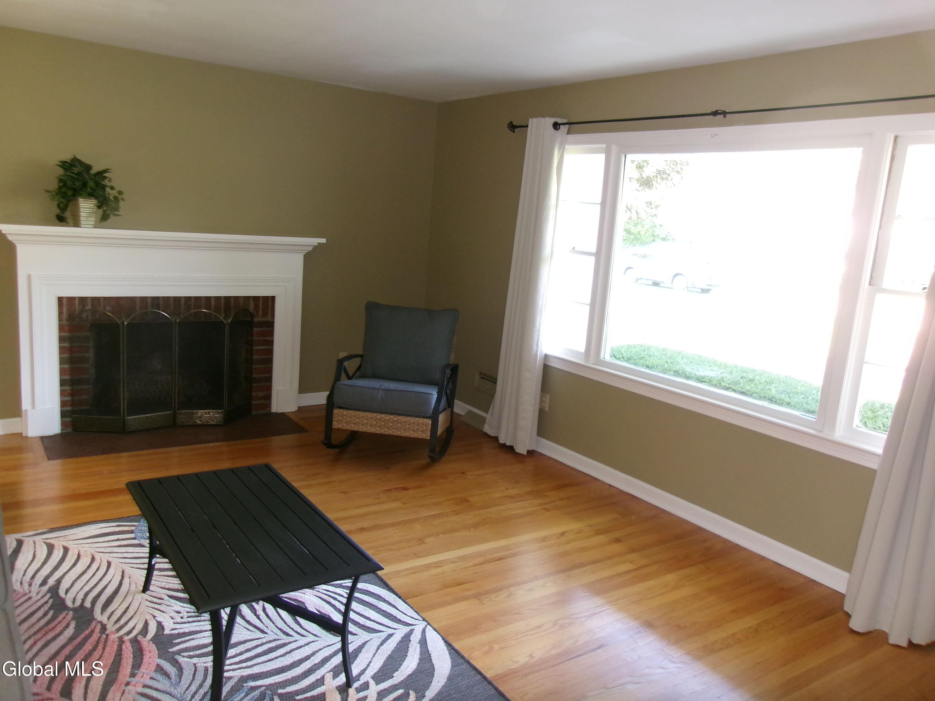 2023 Fairlawn Parkway Schenectady NY 12309