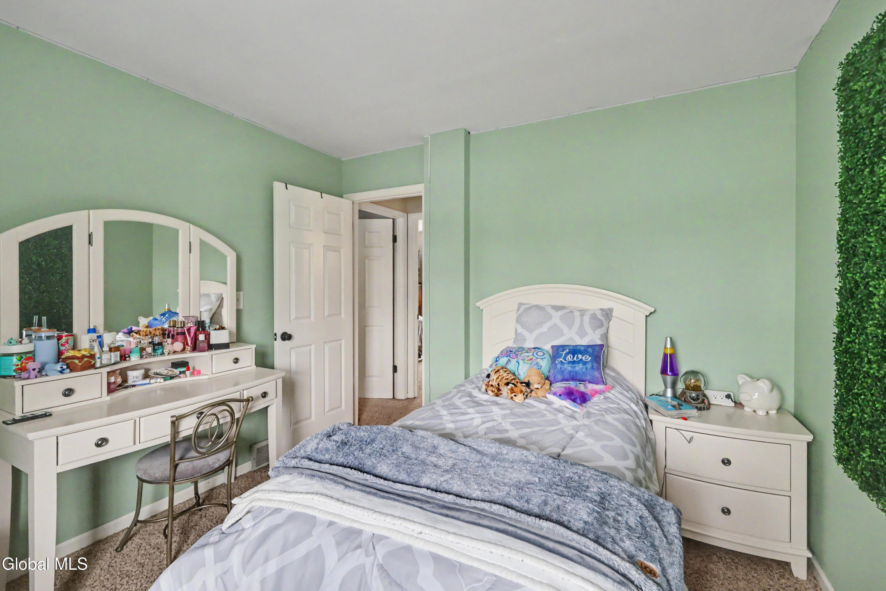 1046 Laural Lane Malta NY 12020