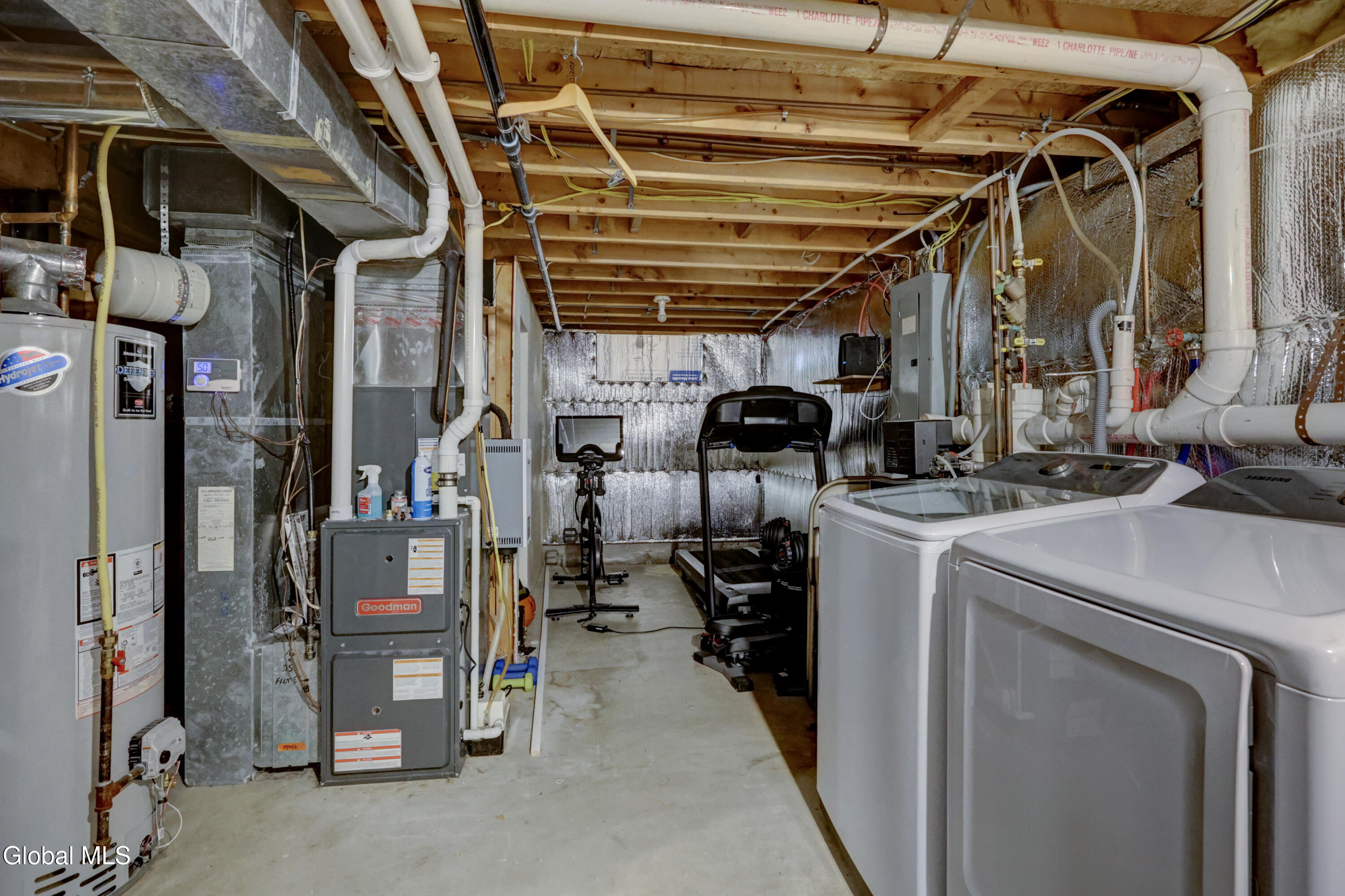 1046 Laural Lane Malta NY 12020
