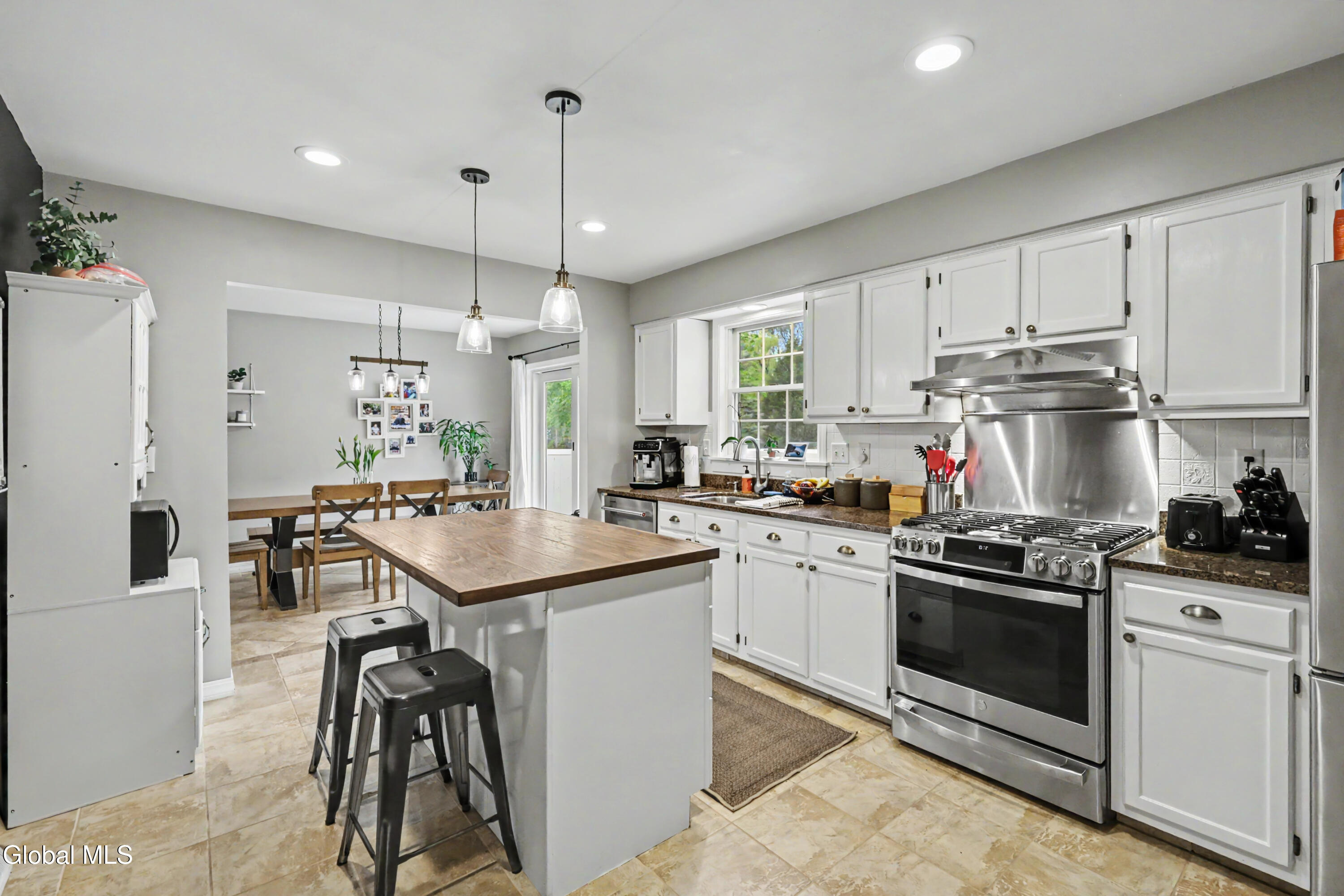 1046 Laural Lane Malta NY 12020