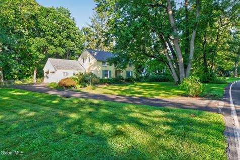 951 St Davids Lane Niskayuna NY 12309