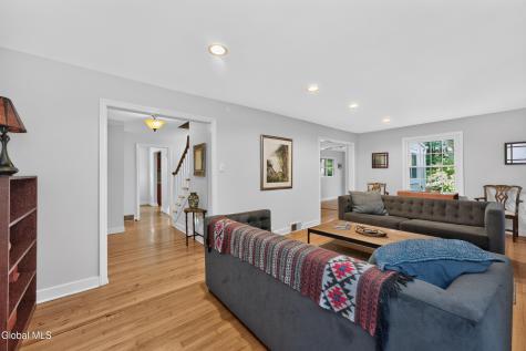 951 St Davids Lane Niskayuna NY 12309