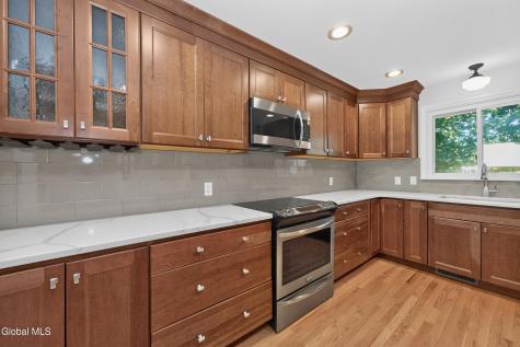 951 St Davids Lane Niskayuna NY 12309