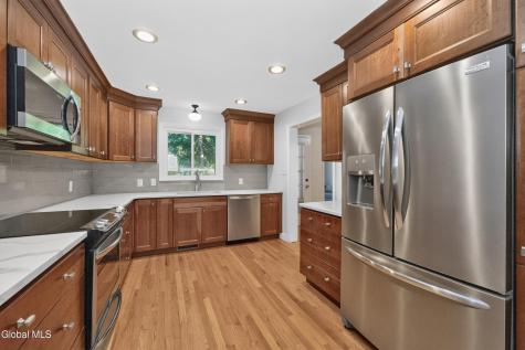 951 St Davids Lane Niskayuna NY 12309