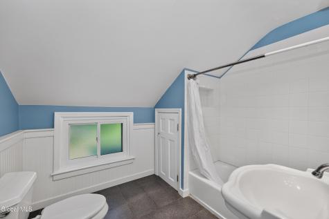 951 St Davids Lane Niskayuna NY 12309