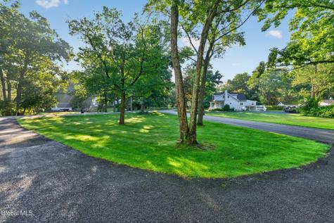 951 St Davids Lane Niskayuna NY 12309